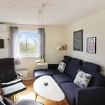 Vakantiehuis Ebertina - 500m From The Sea By Interhome *